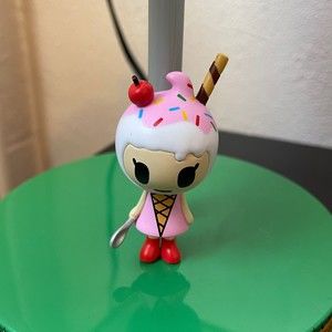 Tokidoki Amarena figure